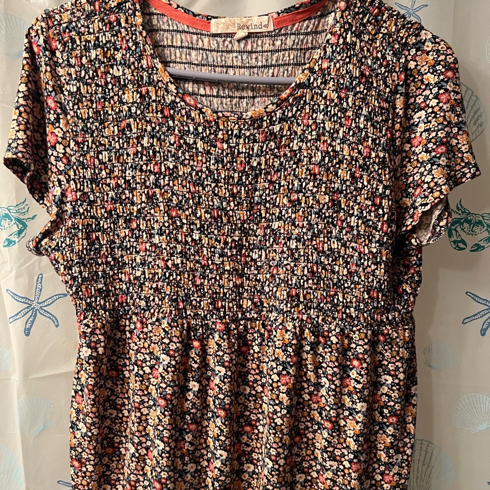 Rewind floral blouse size large